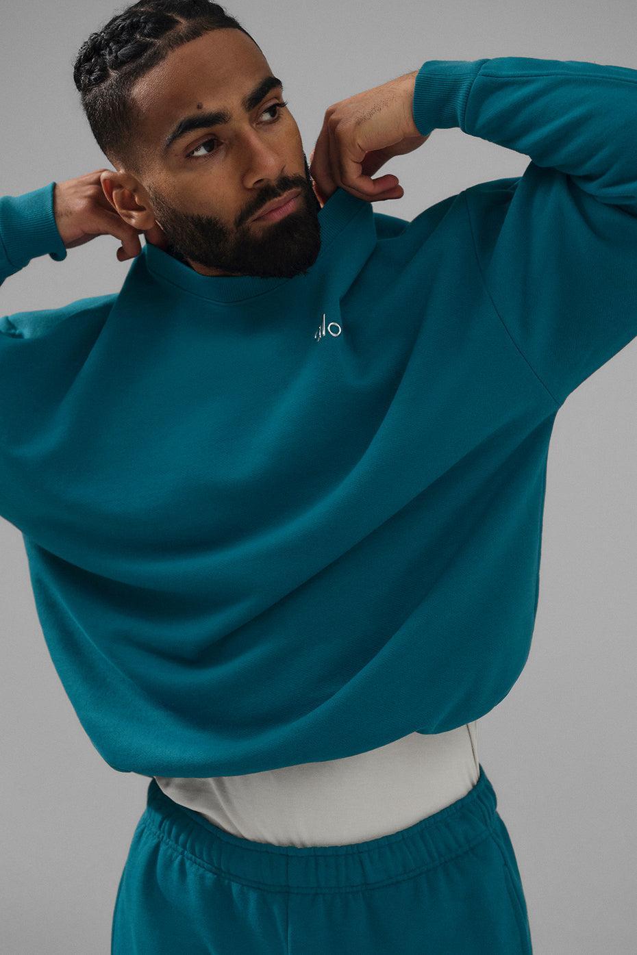 Accolade Crew Neck Pullover - Oceanic Teal Male Product Image