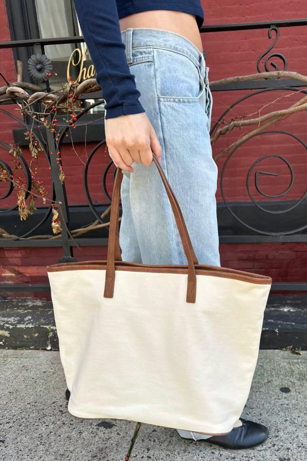 Canvas Shoulder Bag Product Image