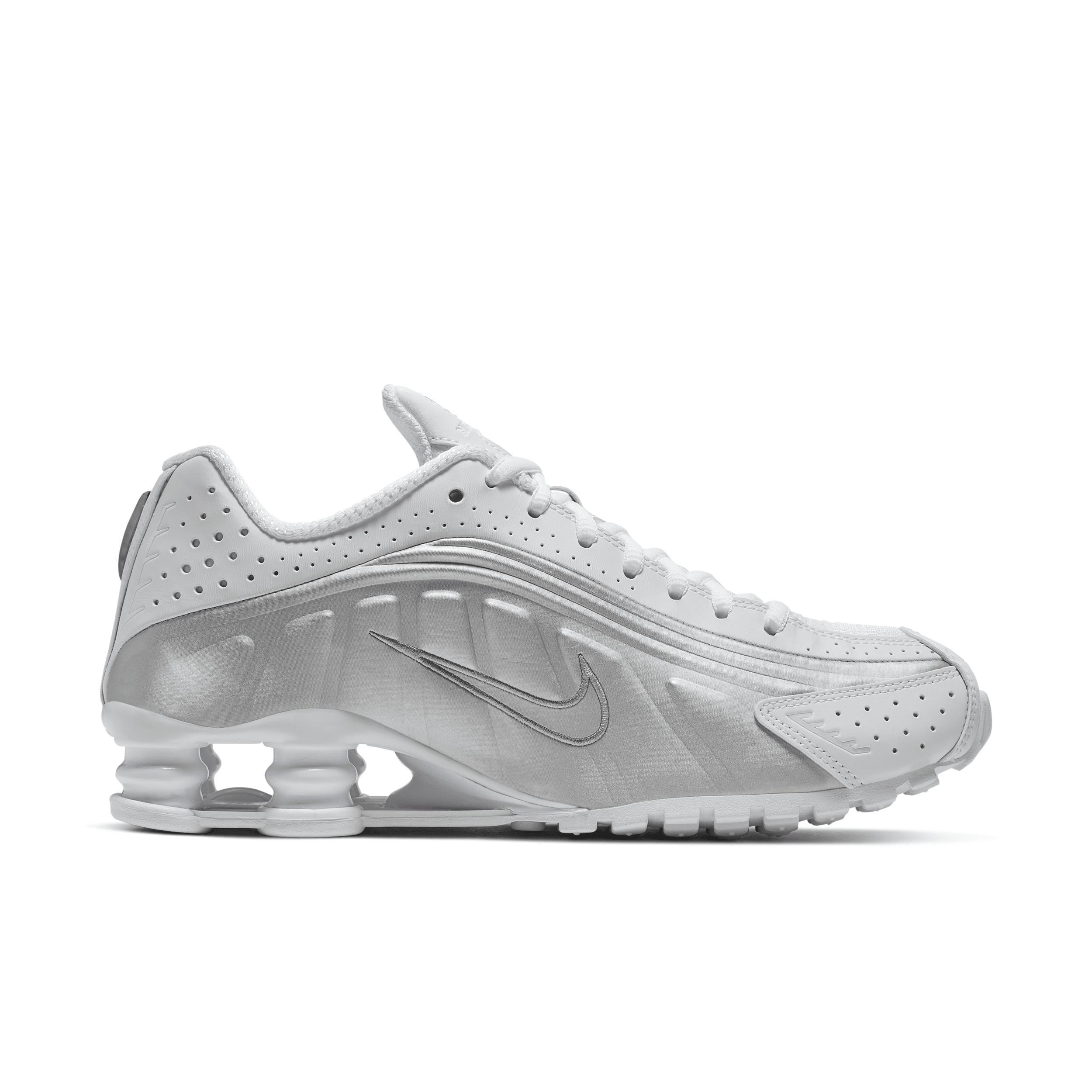 Nike Women's Shox R4 Shoes Product Image