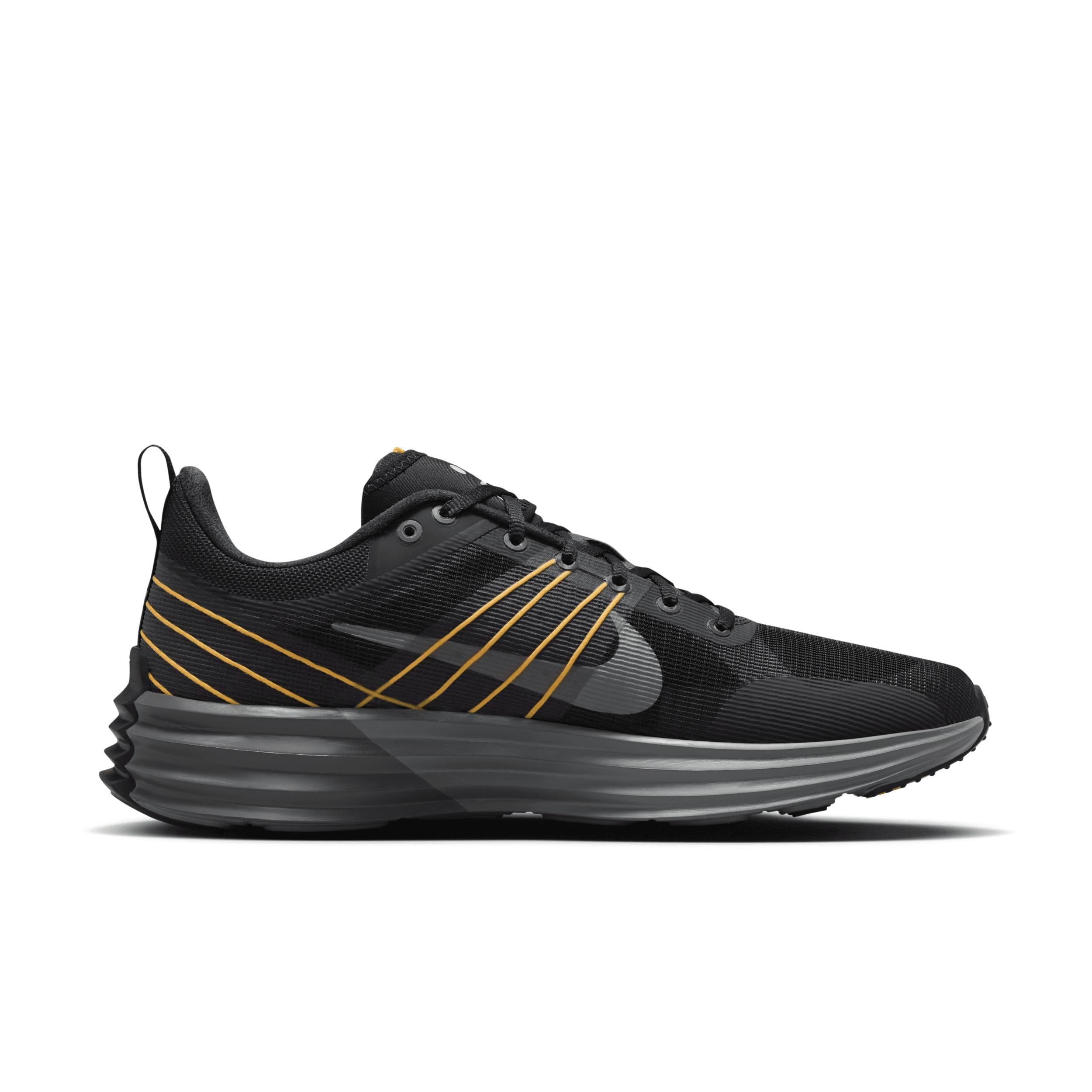 Nike Men's Lunar Roam Shoes Product Image