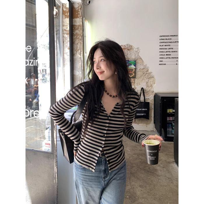 Long Sleeve Striped Slim-Fit Crop Cardigan Product Image