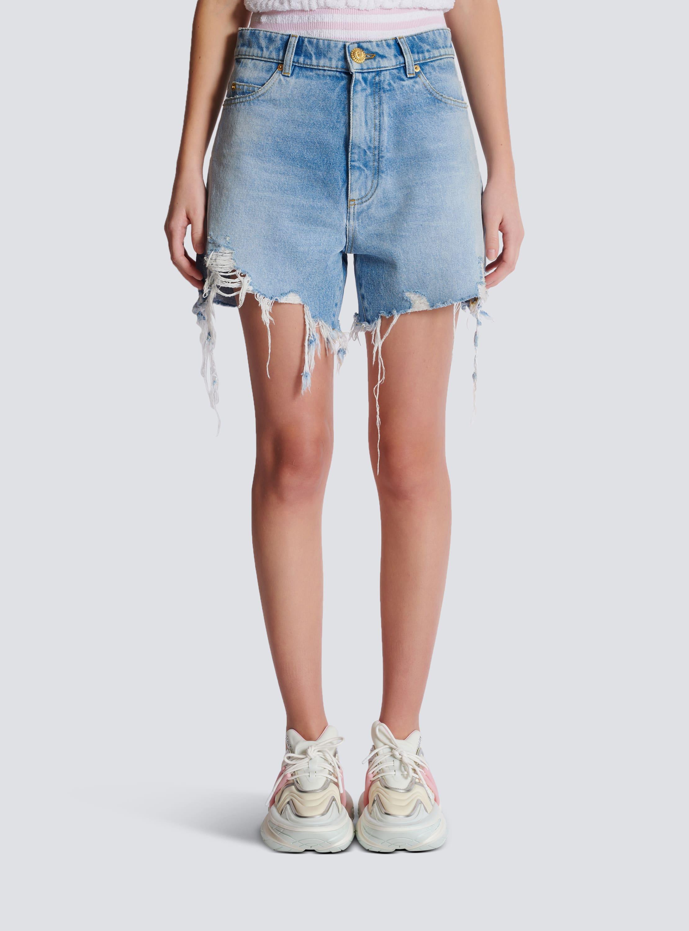 Light blue denim shorts Product Image