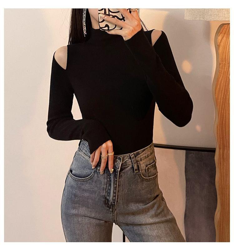 Long-Sleeve Turtleneck Cold-Shoulder Plain Slim Fit Tee Product Image