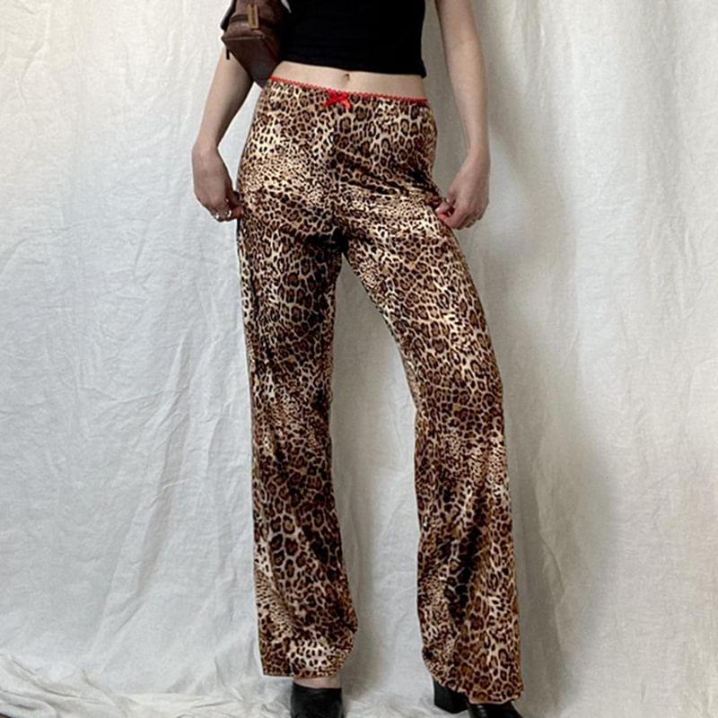 Mid Waist Leopard Straight-Cu Pants Product Image