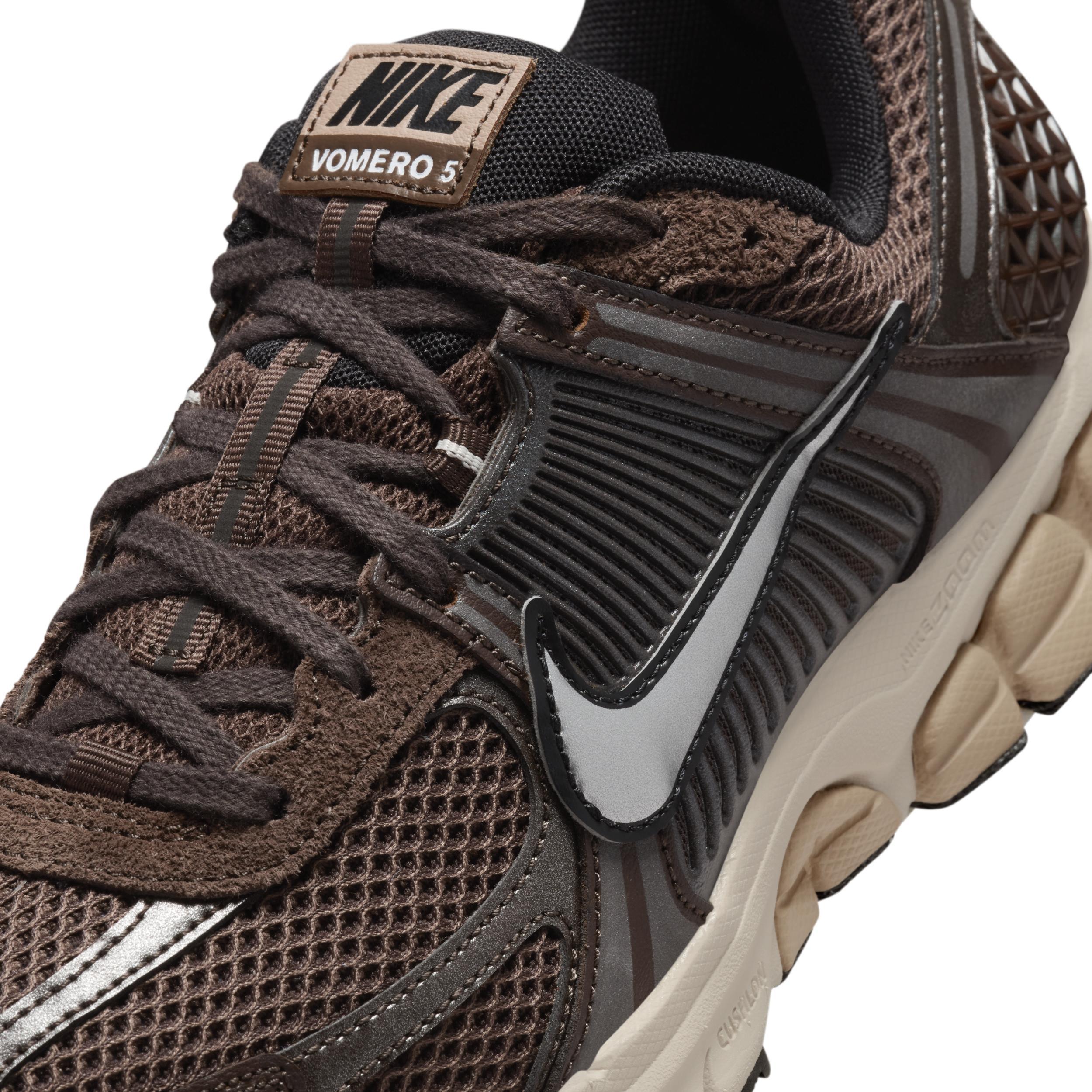 Nike Women's Zoom Vomero 5 Shoes Product Image