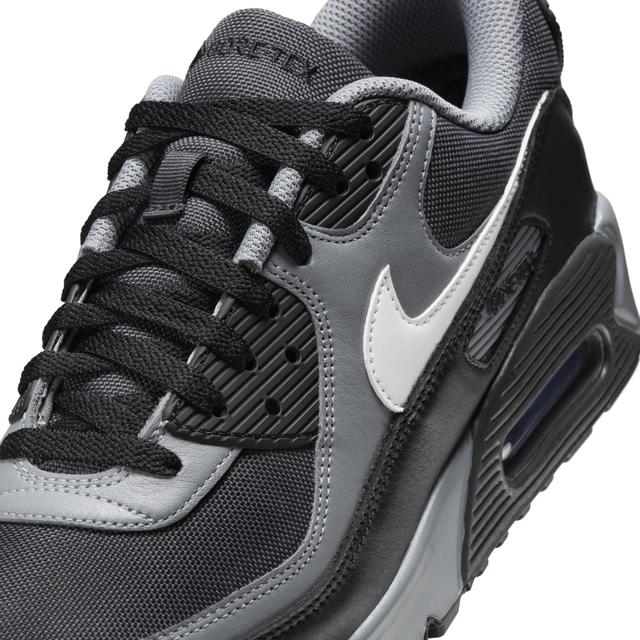 Nike Men's Air Max 90 GORE-TEX Shoes Product Image