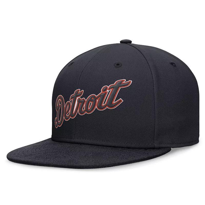 Mens Nike Detroit Tigers Evergreen Performance Fitted Hat Blue Product Image