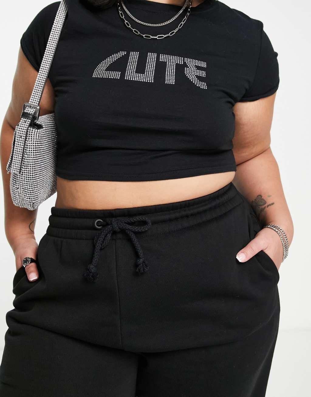 COLLUSION Plus oversized sweatpants in black Product Image