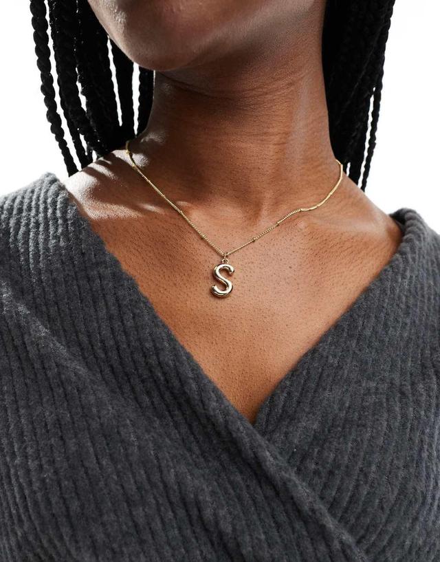 Pieces bubble initial 'S' necklace in gold Product Image