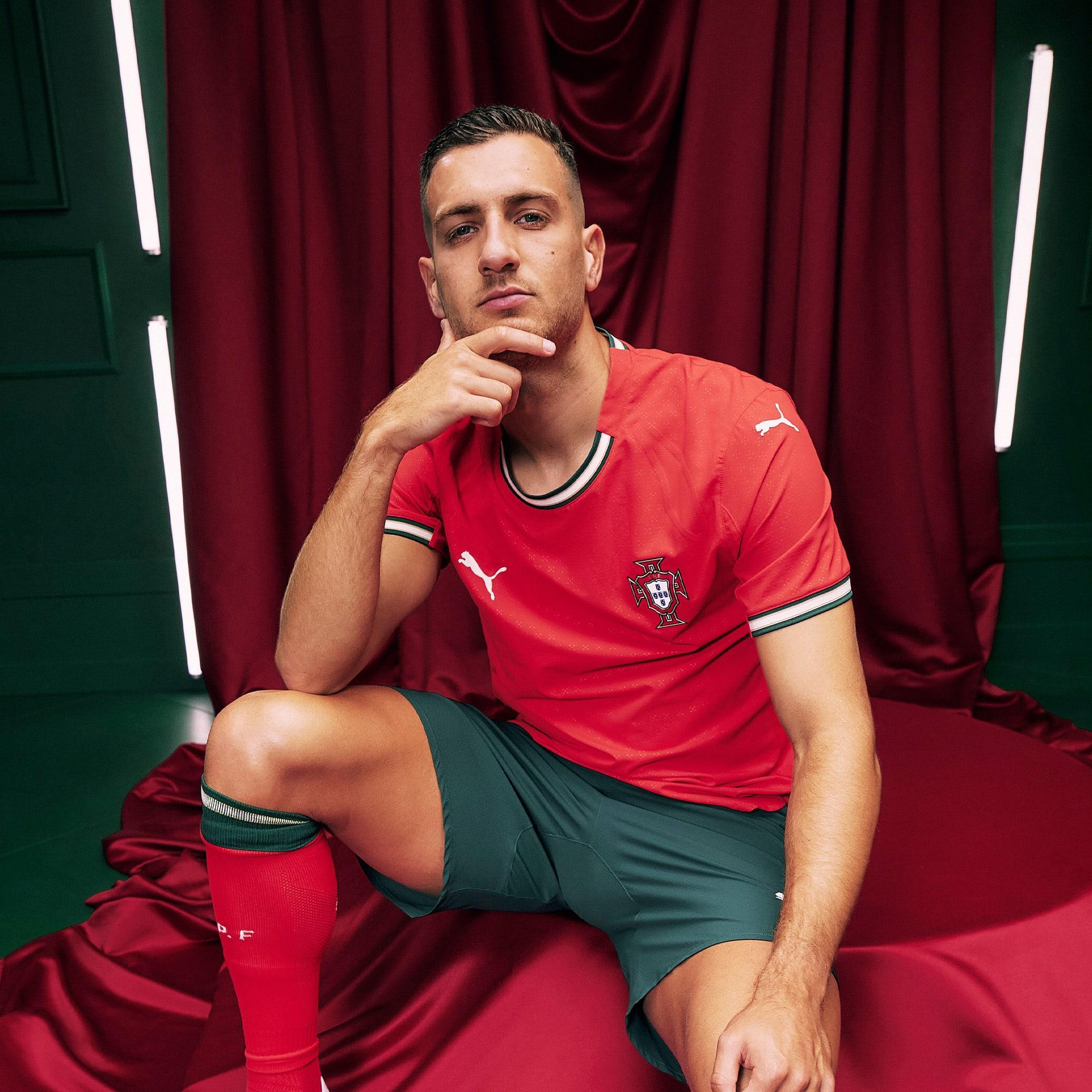 Portugal '25 Home Replica Men's Soccer Jersey Product Image