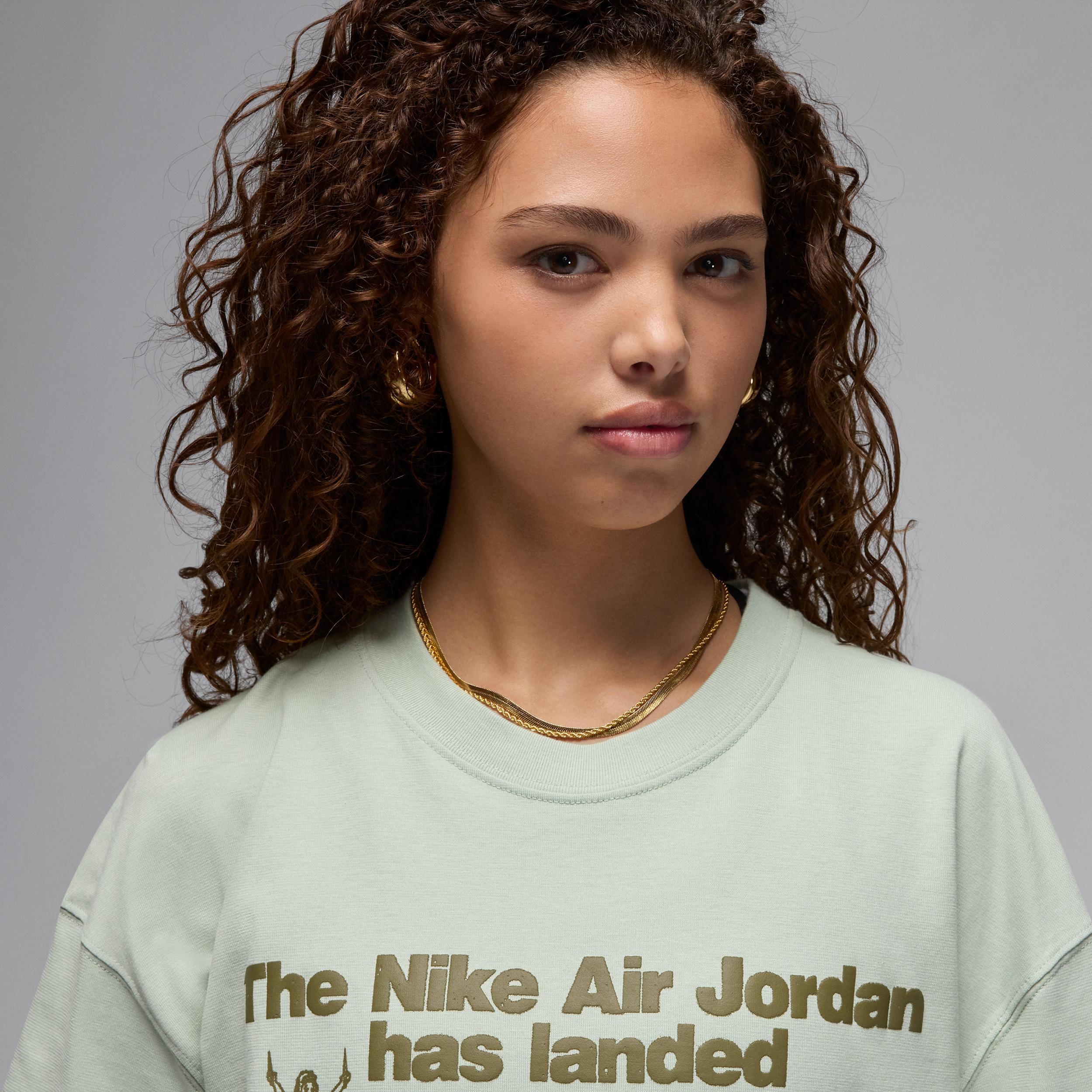 Women's Jordan Oversized Graphic T-Shirt Product Image