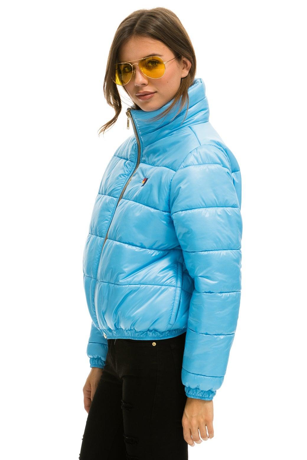 BOLT LUXE APRES PUFFER JACKET - GLOSSY SKY Female Product Image