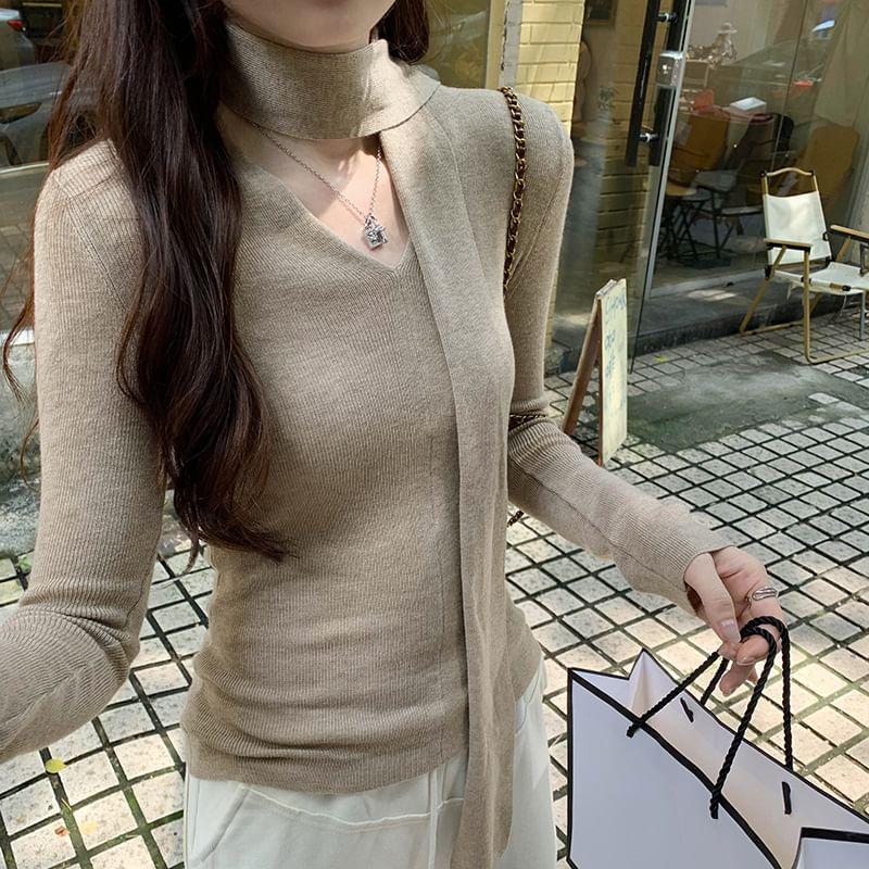 Long Sleeve V-Neck Tie-Front Plain Slim-Fit Knit Top Product Image