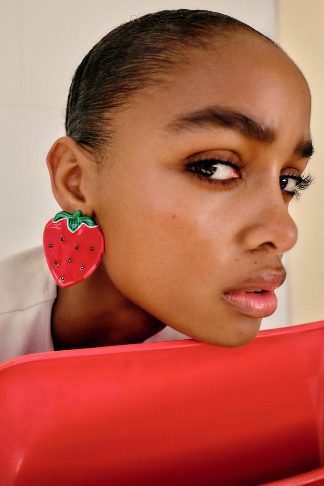 STRAWBERRY EARRINGS Product Image