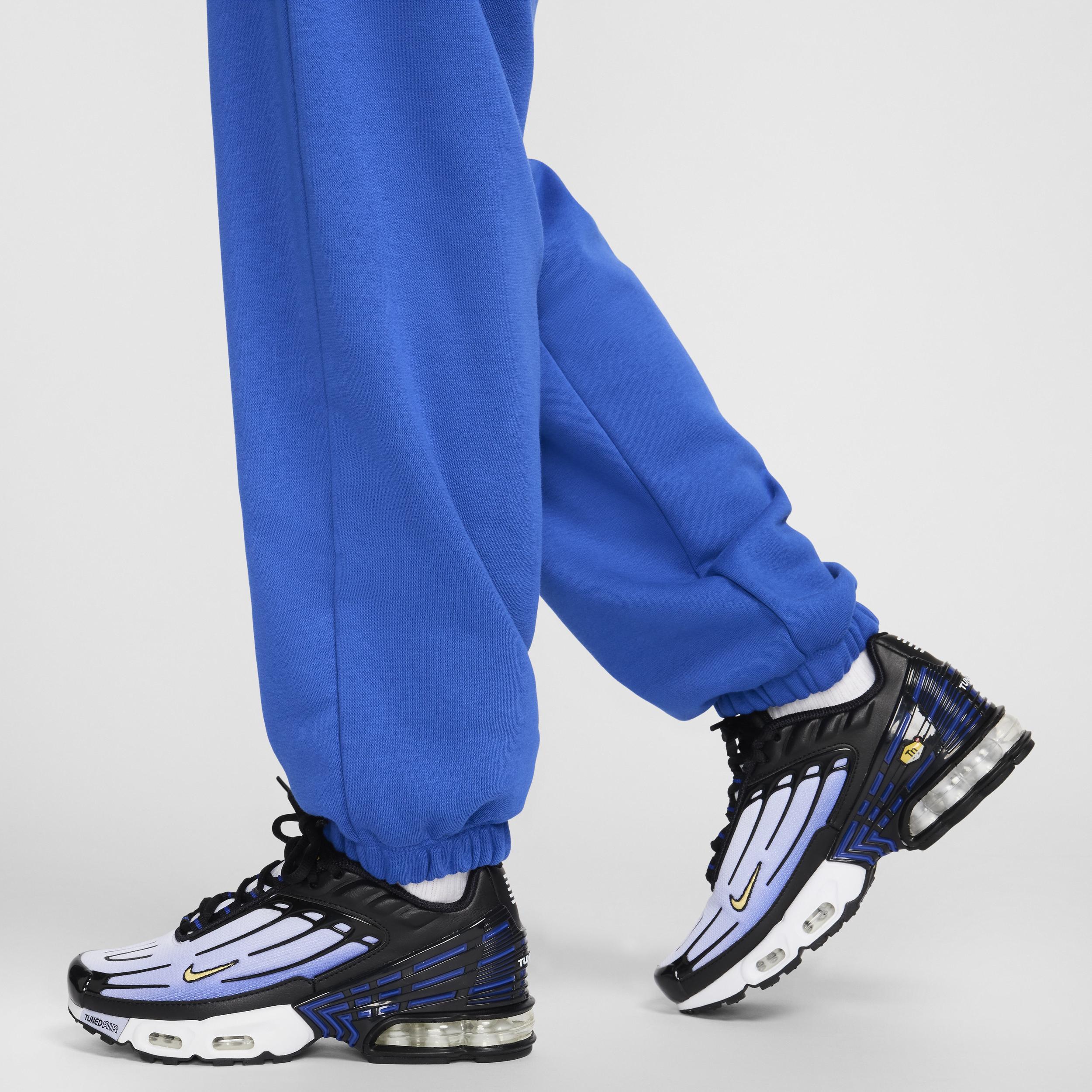 Women's Nike Sportswear Club Fleece Mid-Rise Oversized Sweatpants Product Image