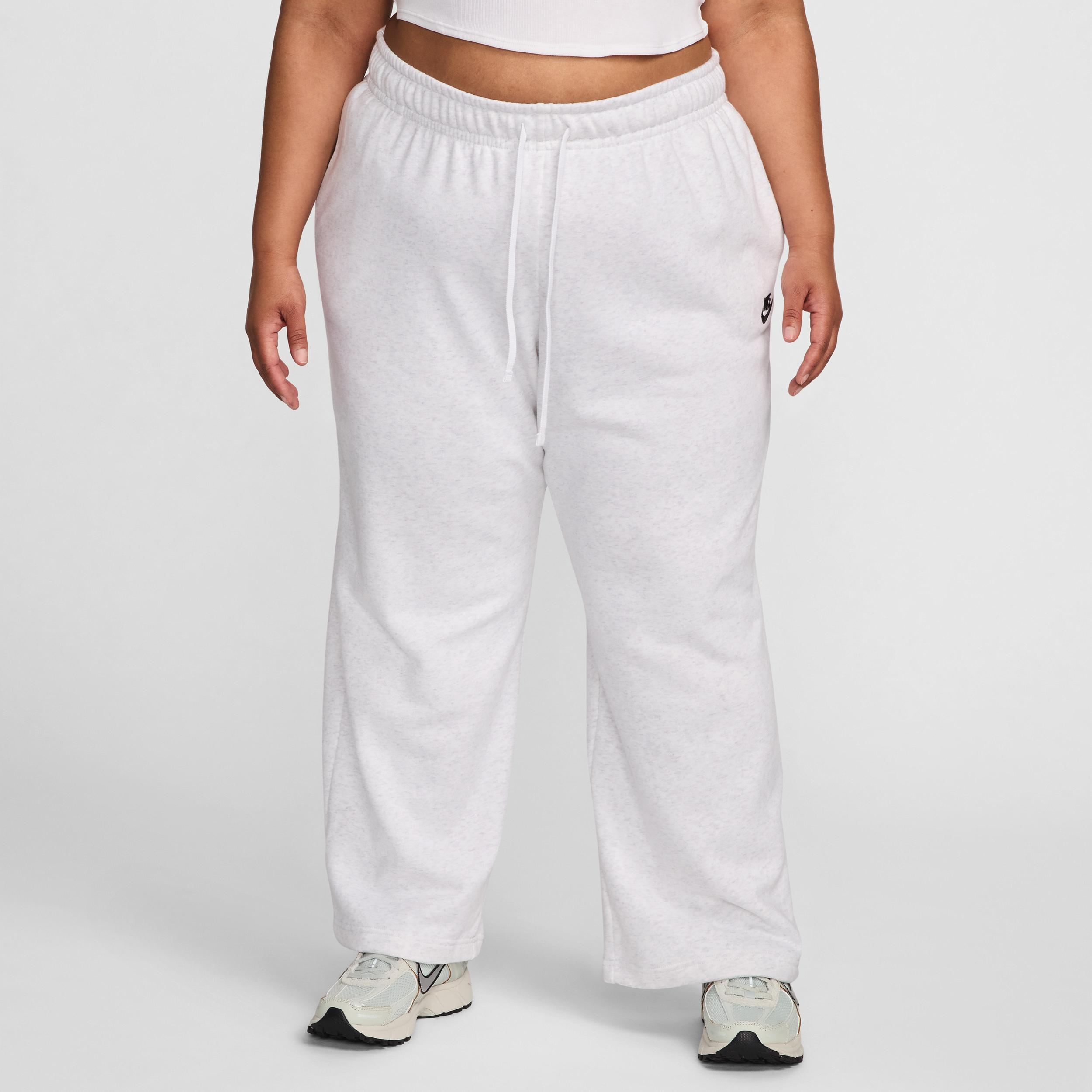 Women's Nike Sportswear Club Fleece Mid-Rise Wide-Leg Sweatpants (Plus Size) Product Image