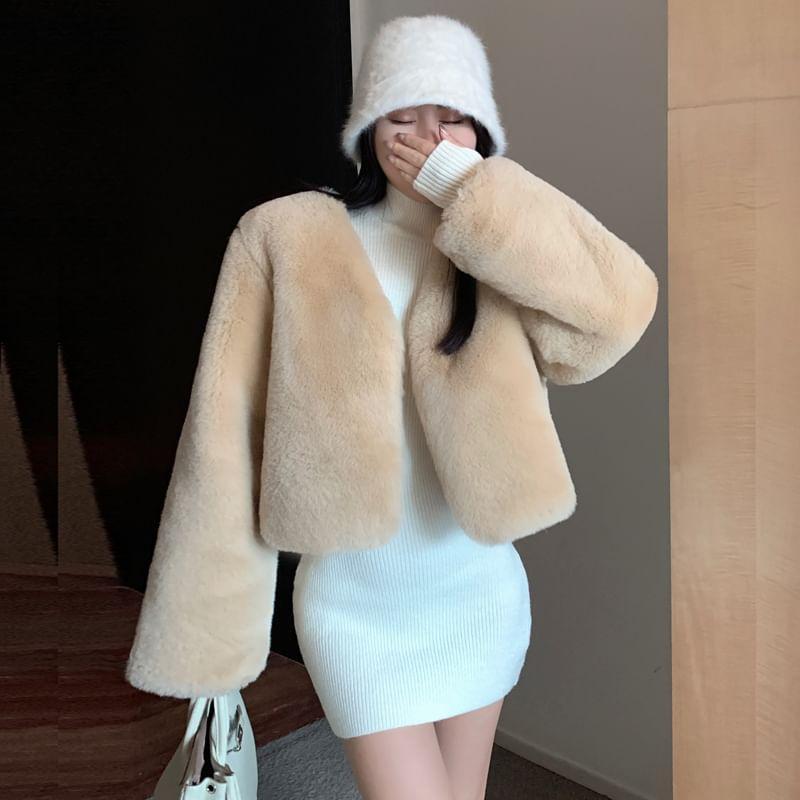 V-Neck Plain Faux Fur Fluffy Crop Coat Product Image