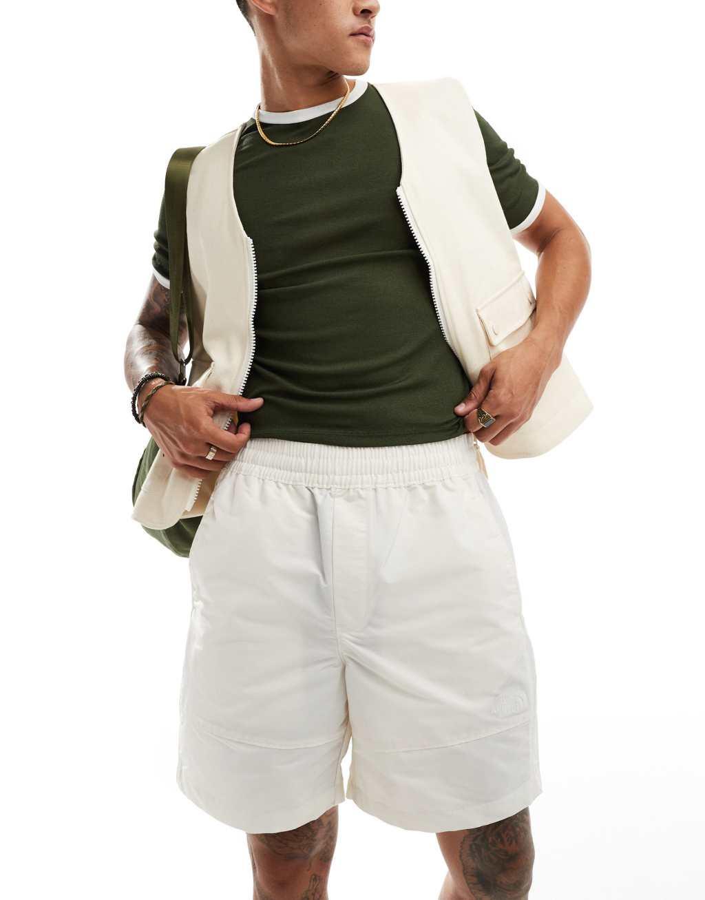 The North Face Easy Wind shorts in cream Product Image