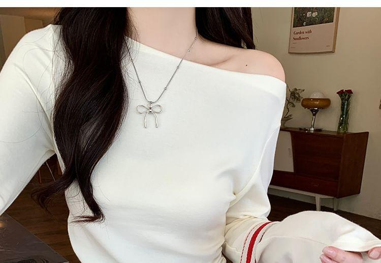 Long Sleeve Off Shoulder Plain Ruched Knit Top Product Image