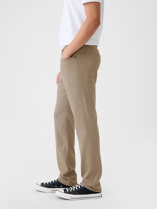 City Jeans in Straight Fit Product Image