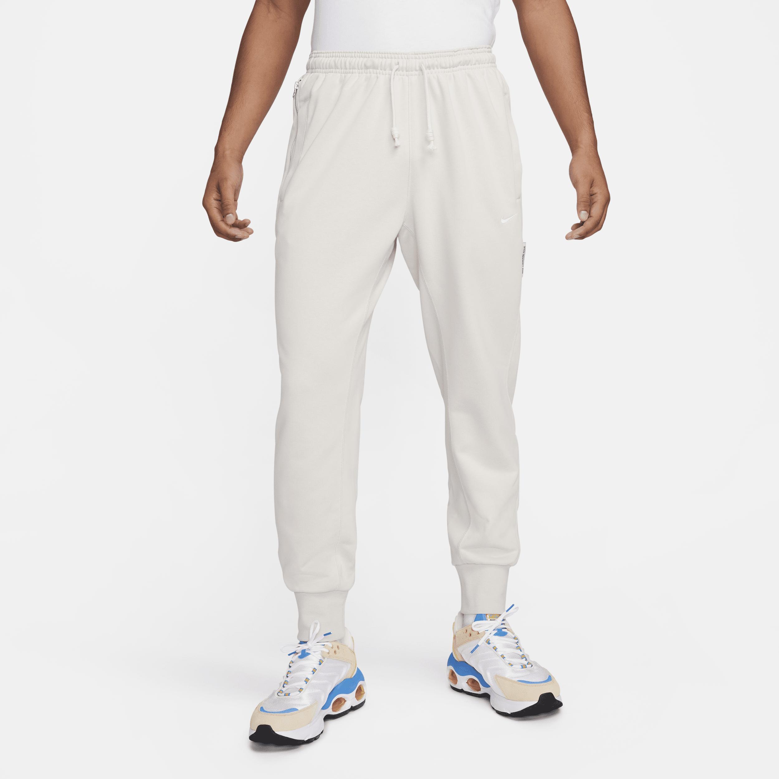 Nike Men's Standard Issue Dri-FIT Soccer Pants Product Image