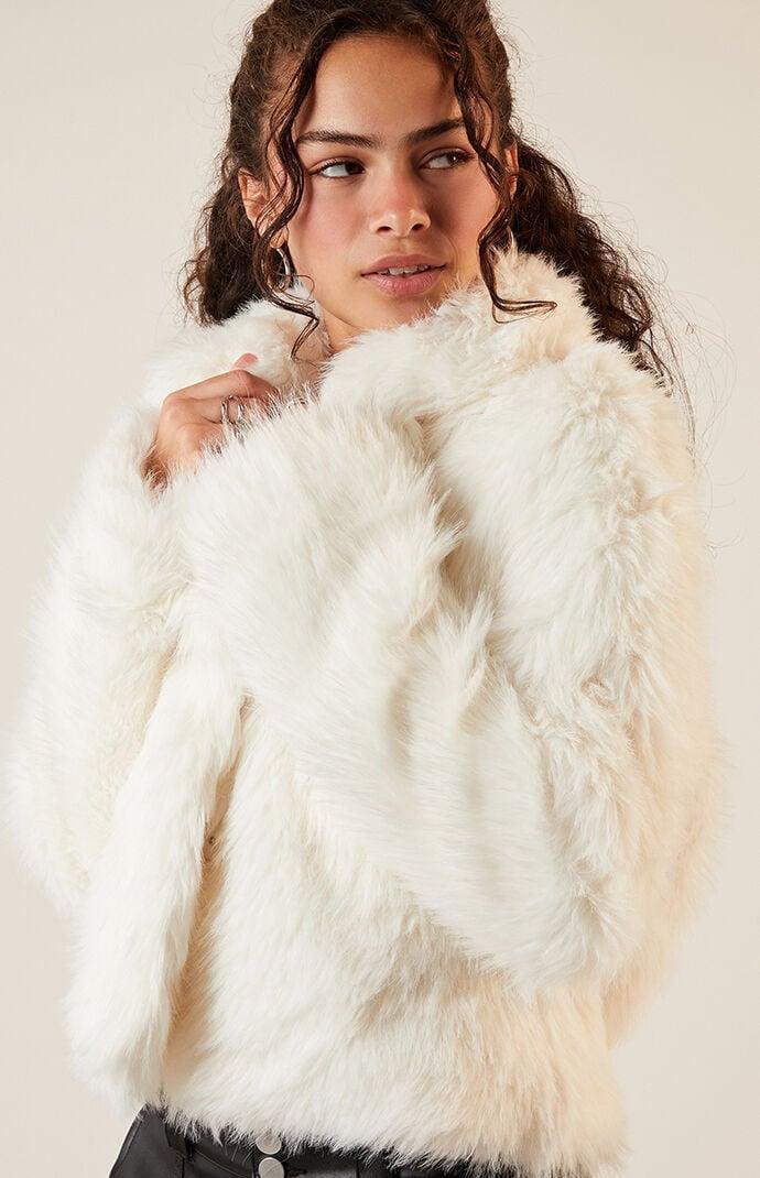 Glamorous Women's Faux Fur Cropped Coat Product Image