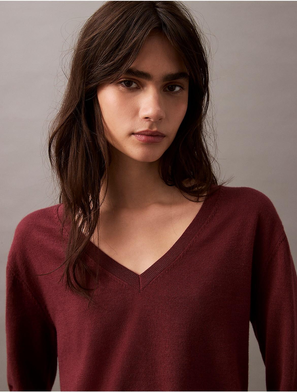 Calvin Klein Womens Extra Fine Merino Blend V-Neck Sweater - Red - M Product Image