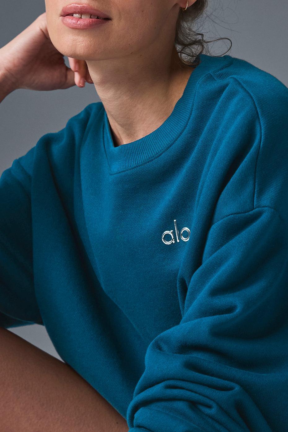 Accolade Crew Neck Pullover - Eclipse Blue Female Product Image