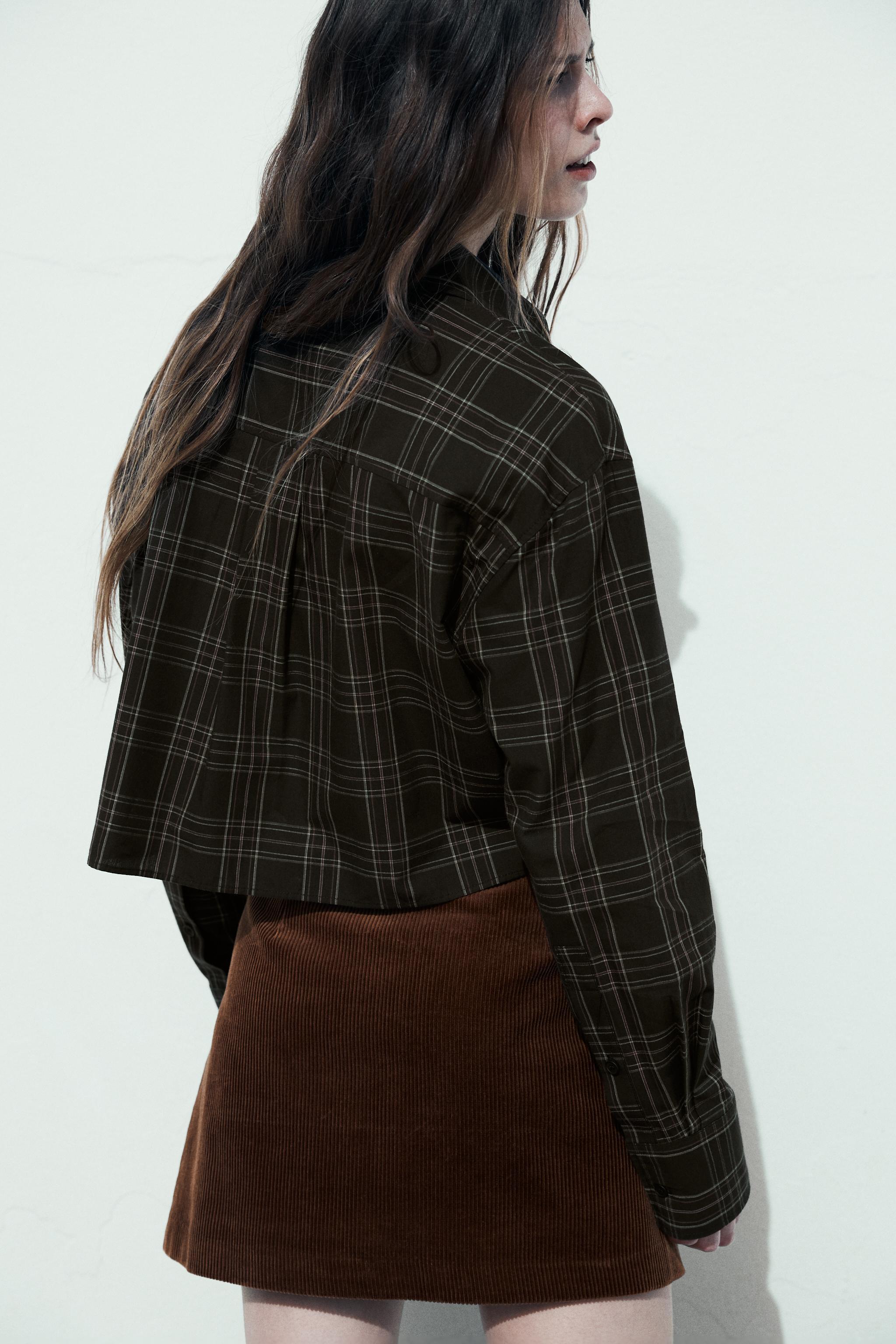 PLAID CROP SHIRT Product Image