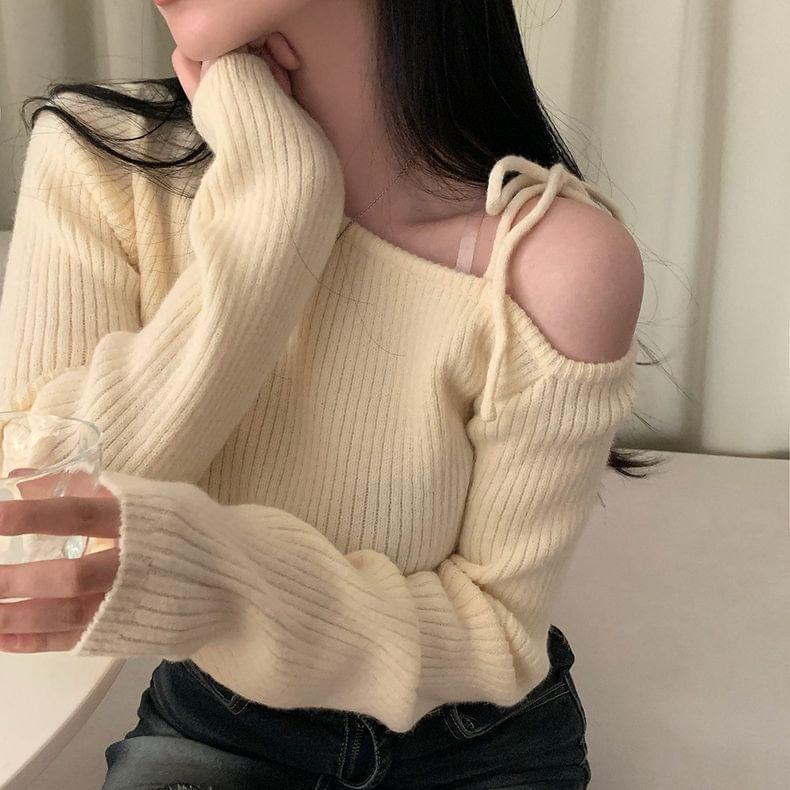 Long-Sleeve Cold Shoulder Plain Ribbed Knit Top Product Image