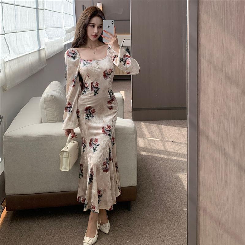 Long-Sleeve Scoop Neck Velvet Floral Mermaid Maxi Dress Product Image