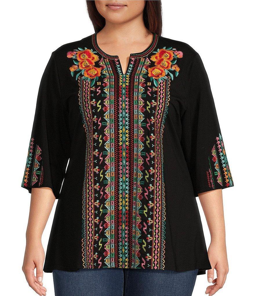 Calessa Plus Size Embroidered Patchwork Split Round Neck Short Sleeve Tunic Product Image