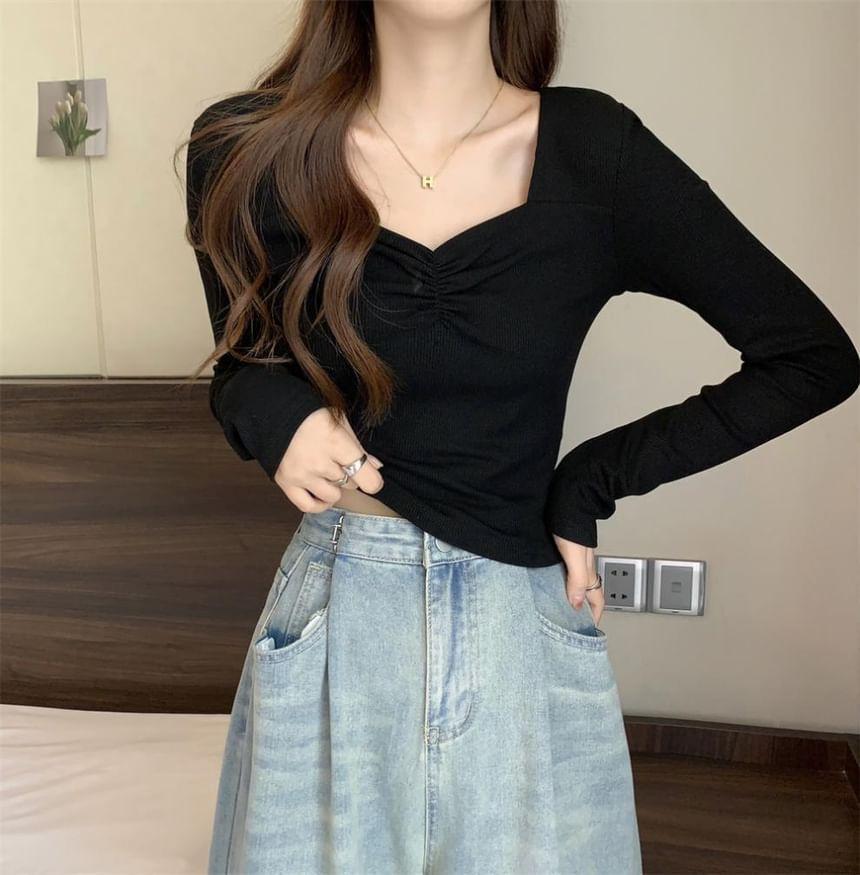 Long-Sleeve Square Neck Plain Ruched Tee Product Image