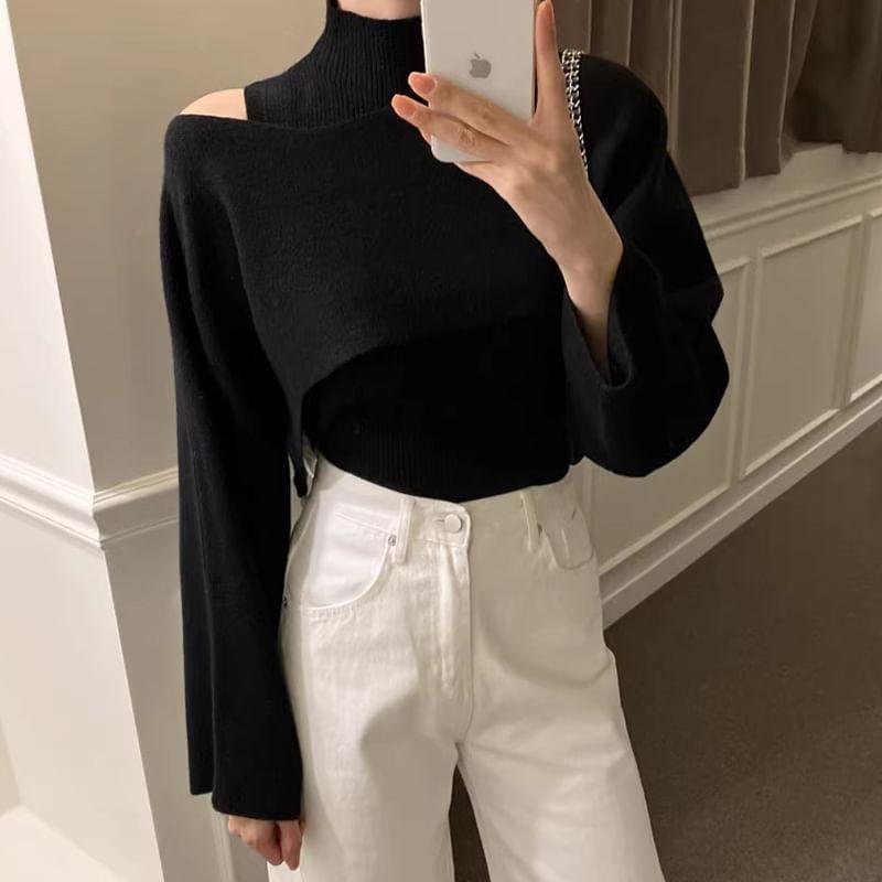 Set: Long-Sleeve Plain Crop Top + Turtleneck Sweater Vest Product Image