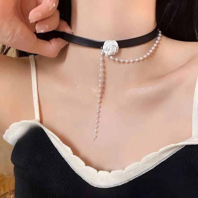 Flower Faux Pearl Faux Leather Choker Product Image