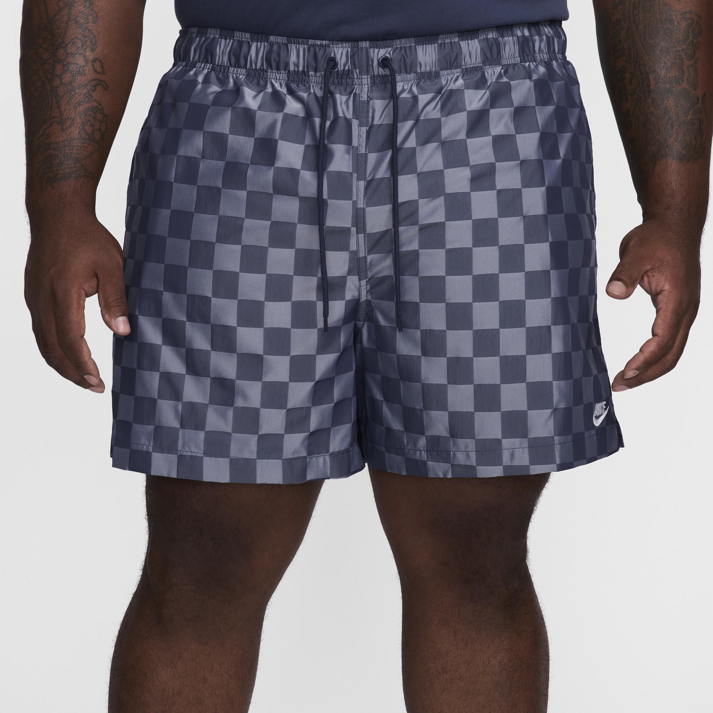 Nike Men's Club Flow Shorts Product Image