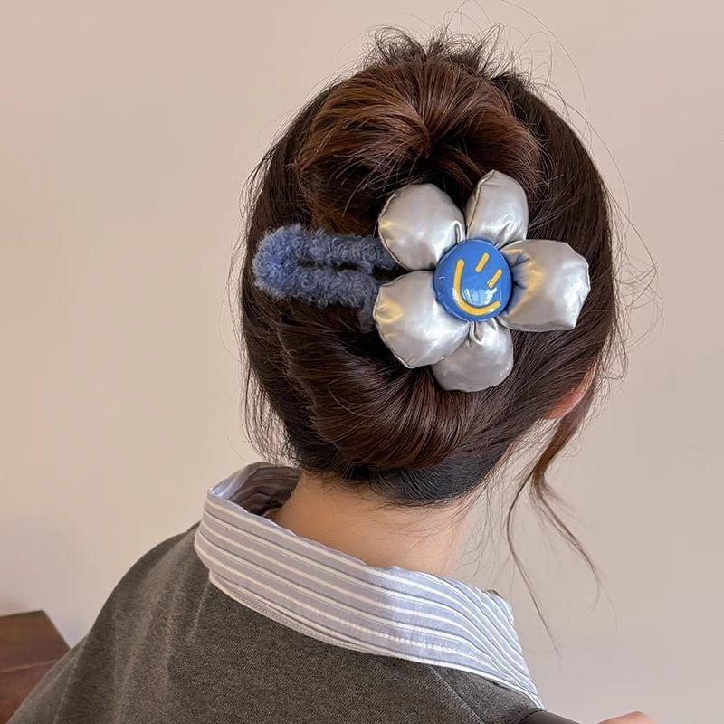 Smiley Floral Padded Yarn Hair Clip Product Image