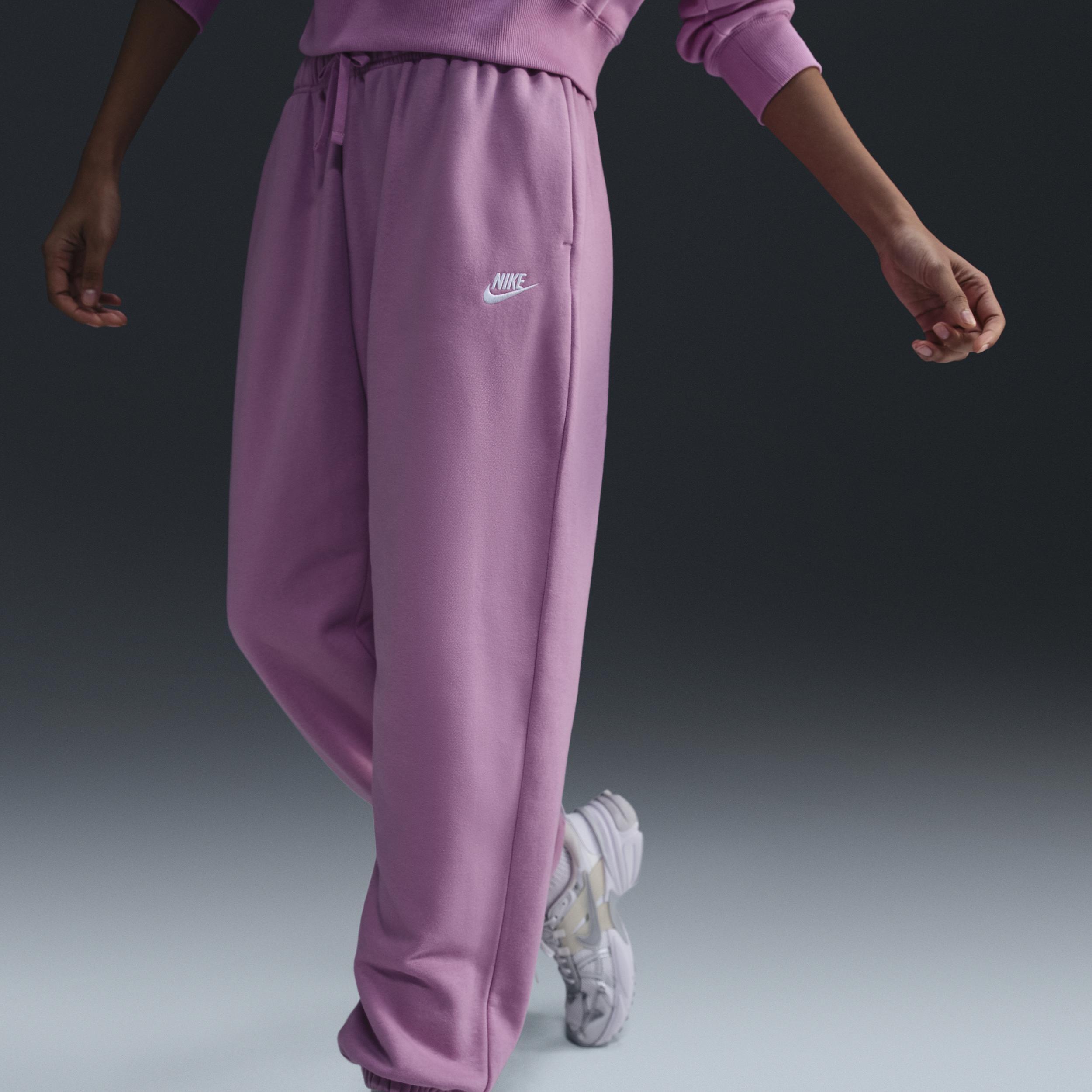 Women's Nike Sportswear Club Fleece Mid-Rise Oversized Sweatpants Product Image