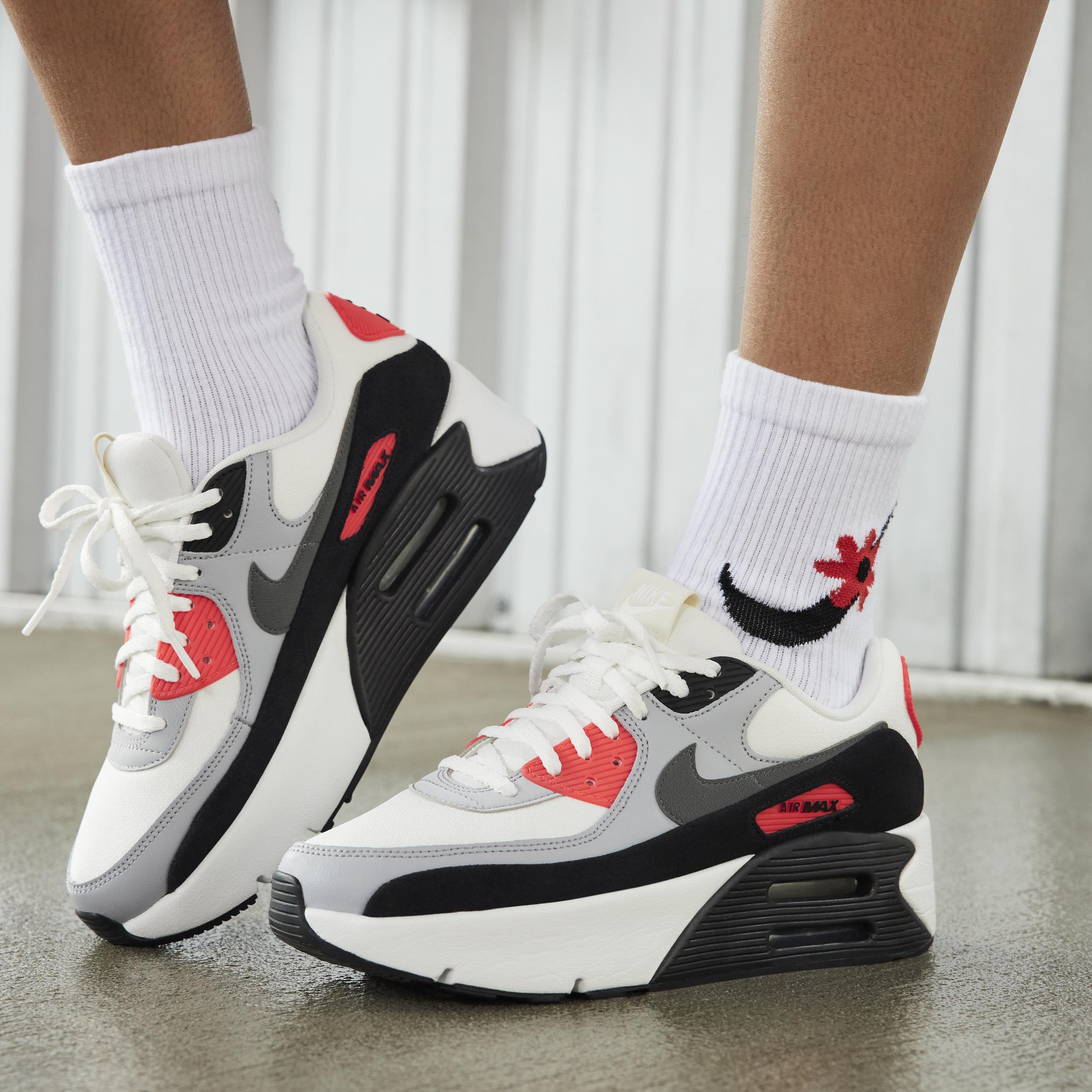 Nike Air Max 90 LV8 Women's Shoes Product Image