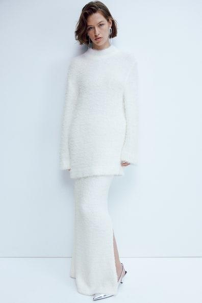 H & M - Oversized Fluffy-knit Sweater - White Product Image