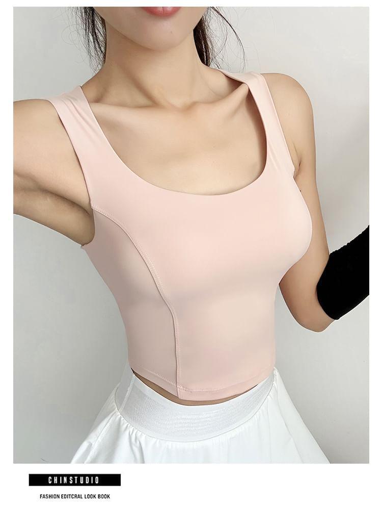 Scoop Neck Plain Crop Sports Tank Top Product Image