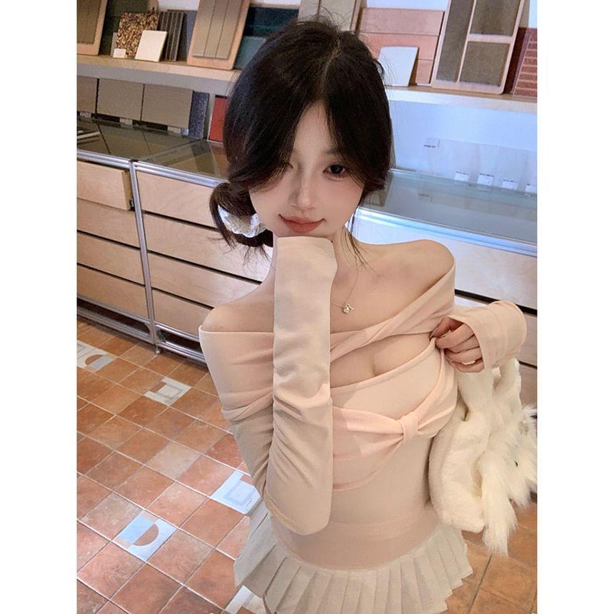 Long-Sleeve Bowknot Plain Crop Top Product Image