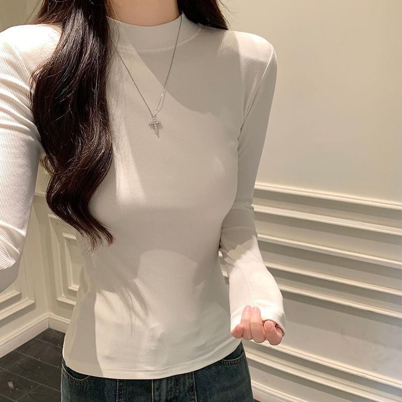 Long-Sleeve Mock Neck Plain T-Shirt Product Image