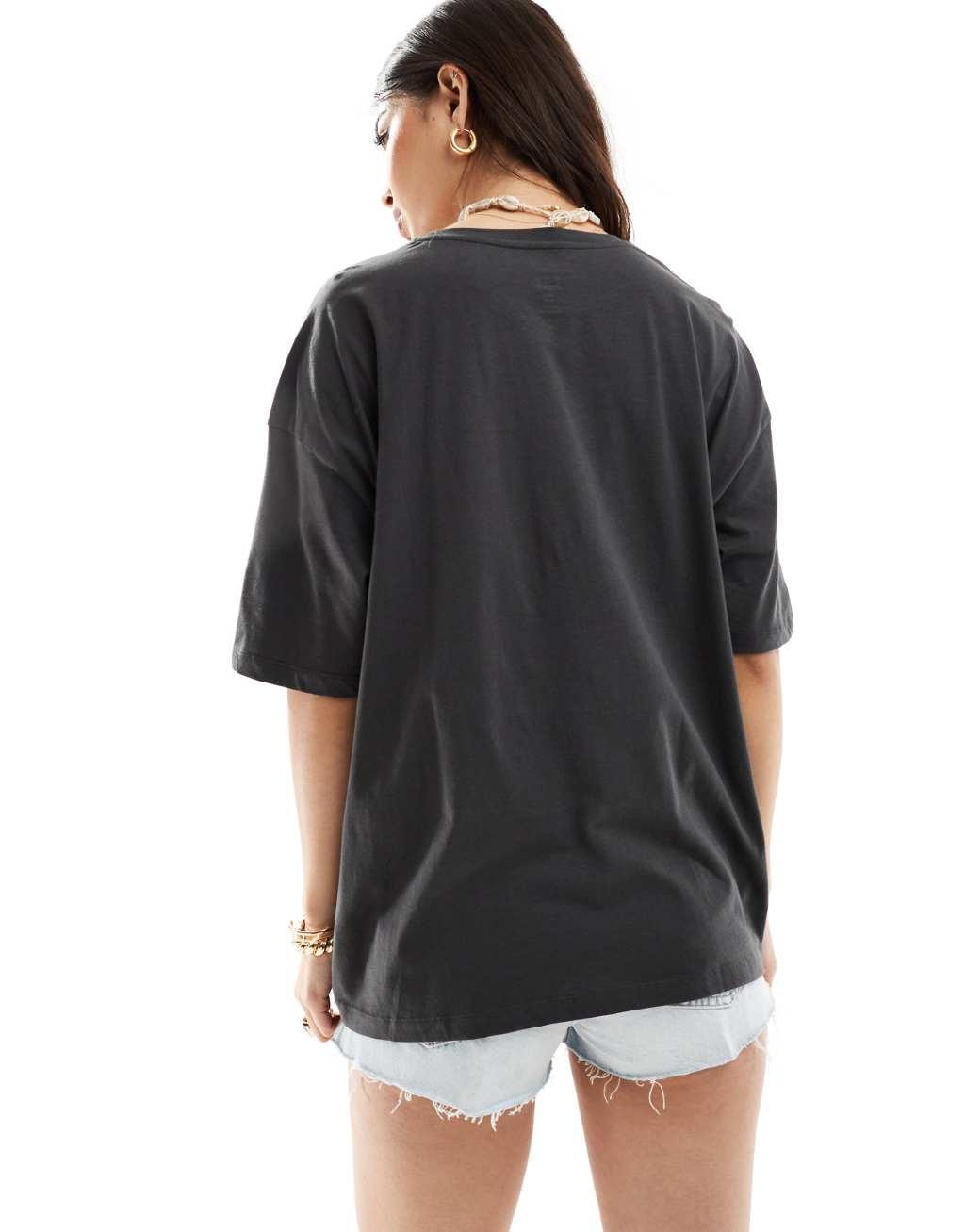 Billabong warm waves T-shirt in black Product Image