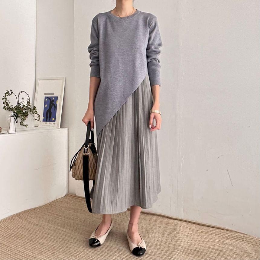 Set: Long-Sleeve Asymmetrical Plain Knit Top + Sleeveless Pleated Midi A-Line Dress Product Image