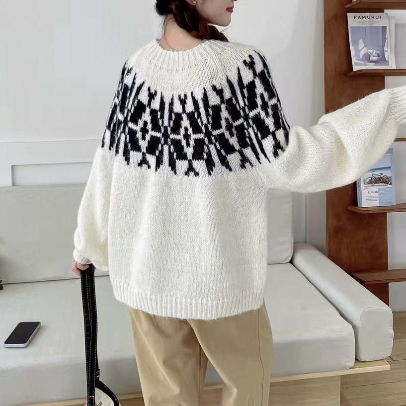 Crew Neck Patterned Sweater Product Image