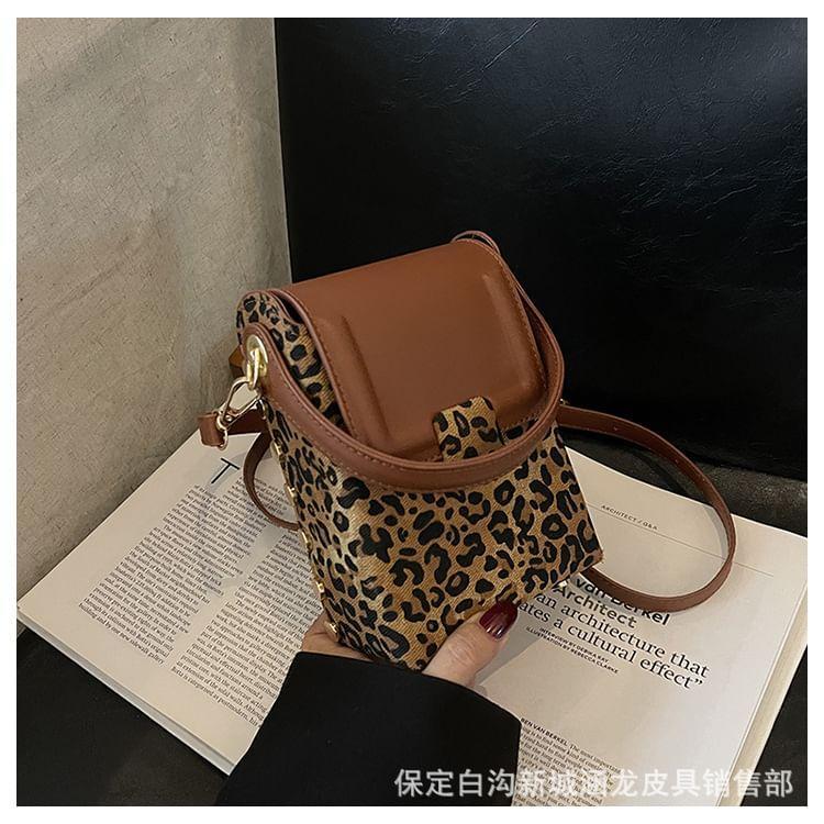 Leopard Print Flap Crossbody Bag Product Image