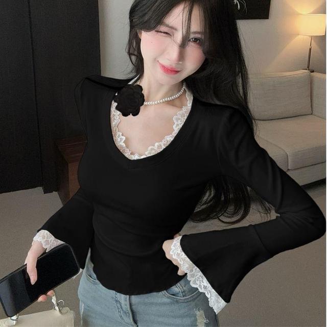 Long Sleeve V-Neck Lace Trim Plain T-Shirt Product Image