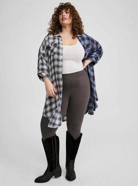 Full-Length Signature Pocket Legging Product Image