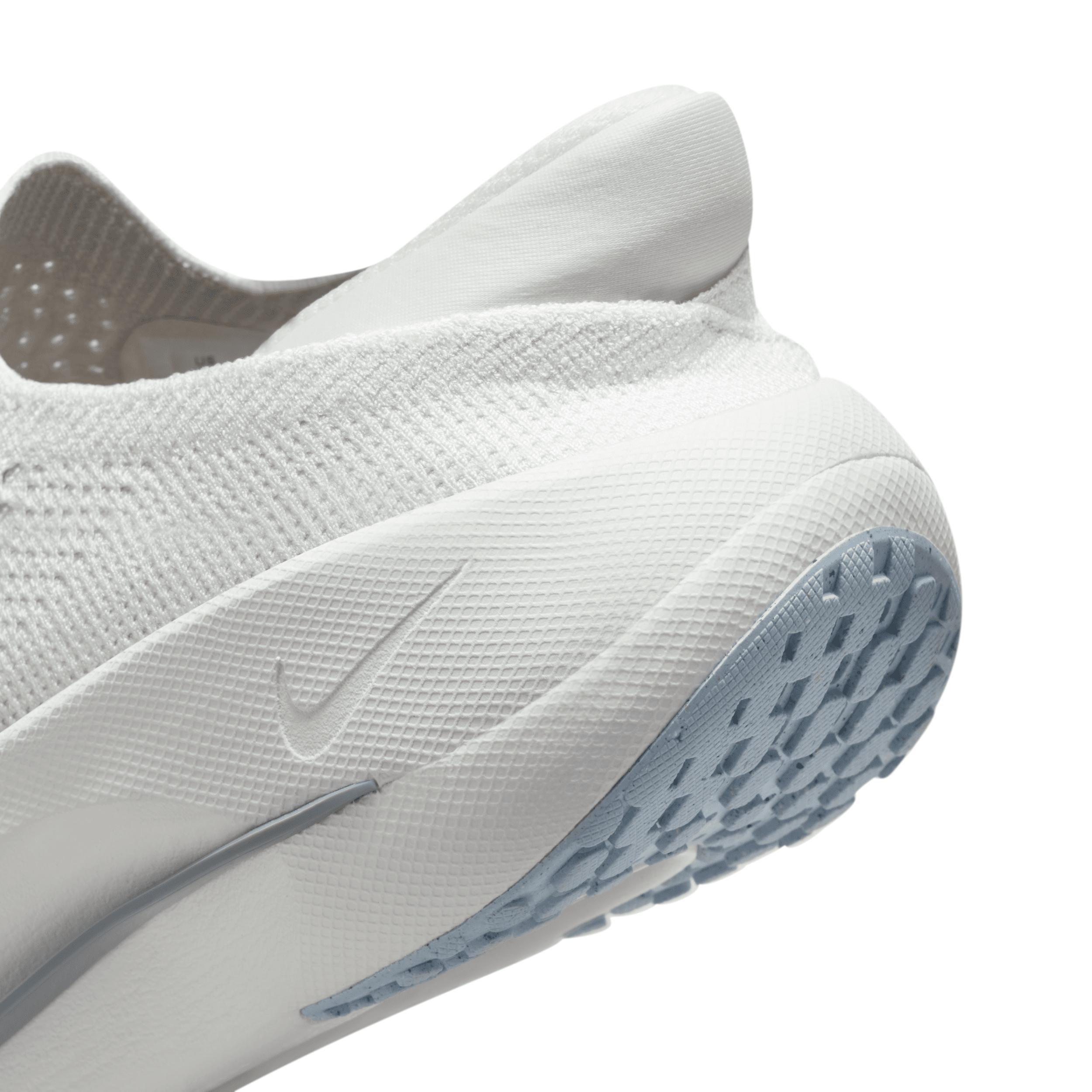 Nike Women's Reina EasyOn Shoes Product Image